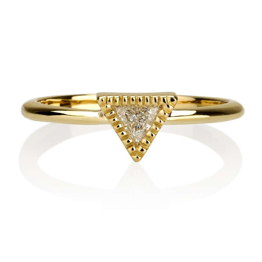 Triangle diamond ring